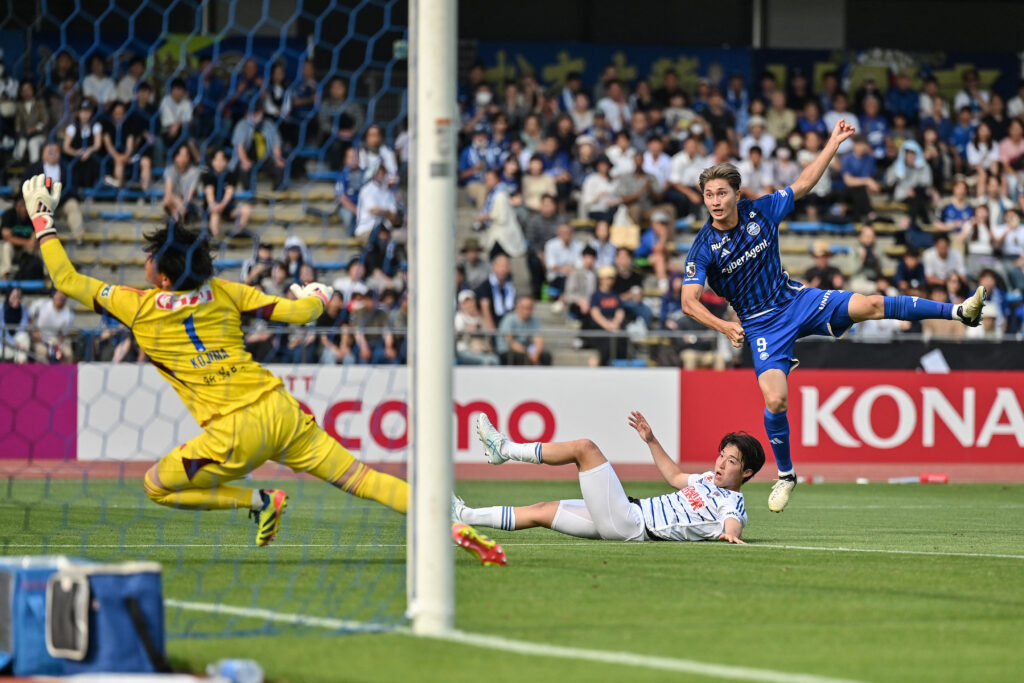 Shota Fujio converted a penalty kick in the sixth minute, Mao Hosoya added a goal in the 69th and Japan won 2-0 in an under-23 game on Tuesday night in the Americans' last warmup match. (AFP)