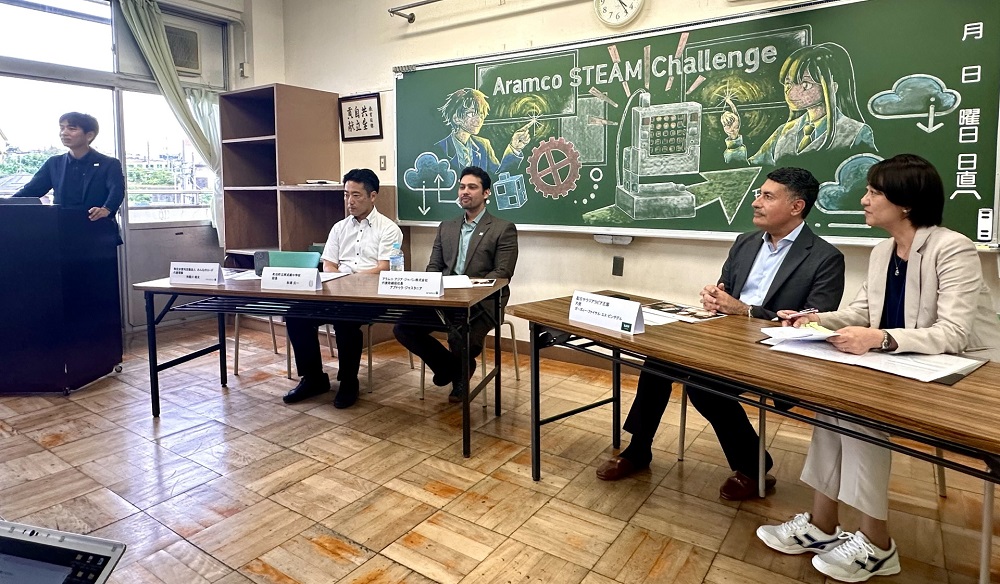 Saudi Ambassador to Japan Dr. Ghazi Faisal S Binzagr and AAJ Representative Director Abdullah Jastaniah, Director of Code for Everyone attend the STEAM education event in Minami Naruse Junior High School in Machida, Tokyo. (ANJ)  