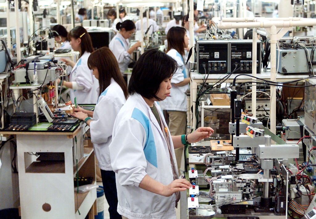 According to the labor ministry, the average monthly wage for full-time female workers last year was 262,600 yen, about 75 percent of the 350,900 yen earned by men. (AFP)