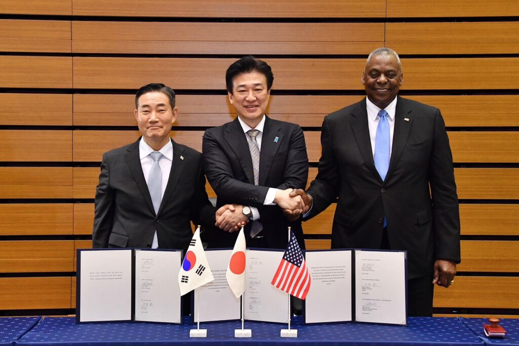 It was the first time for the three countries' defense chiefs to meet in Japan. (Japan's Ministry of Defense)