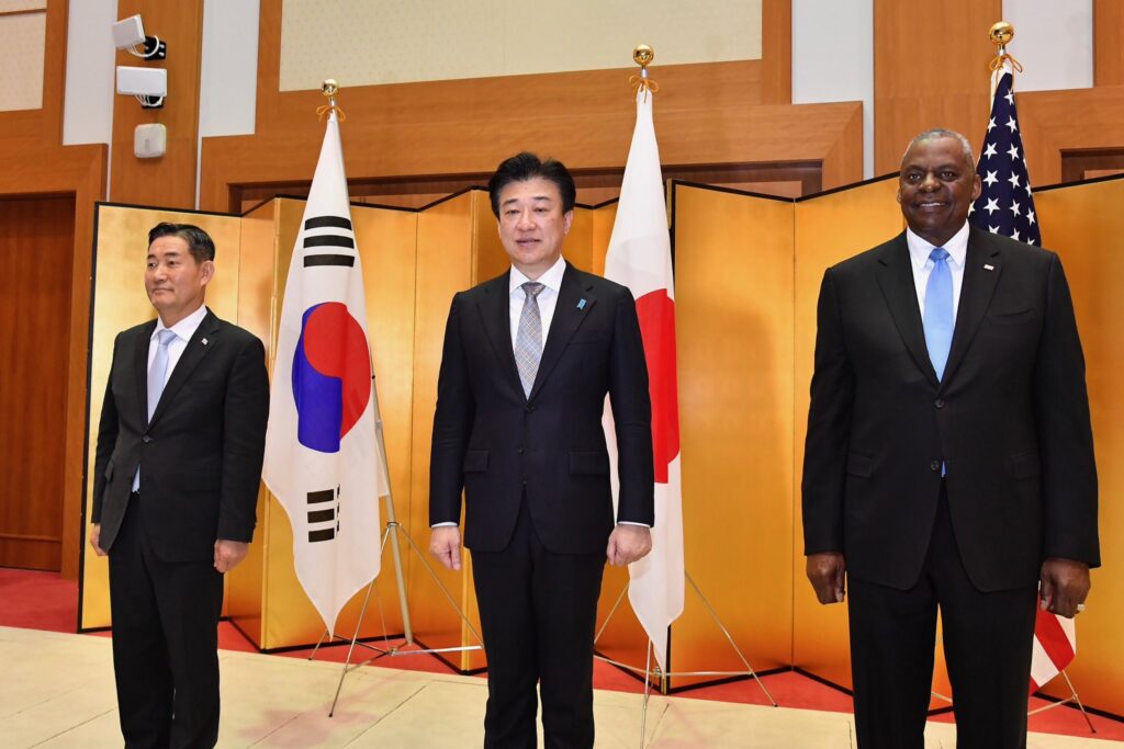It was the first time for the three countries' defense chiefs to meet in Japan. (Japan's Ministry of Defense)