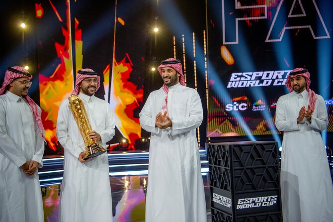 Crown Prince Mohammed bin Salman on Sunday crowned the Saudi Falcons team as champions of the Esports World Cup on the closing day of the 8-week tournament. (SPA)