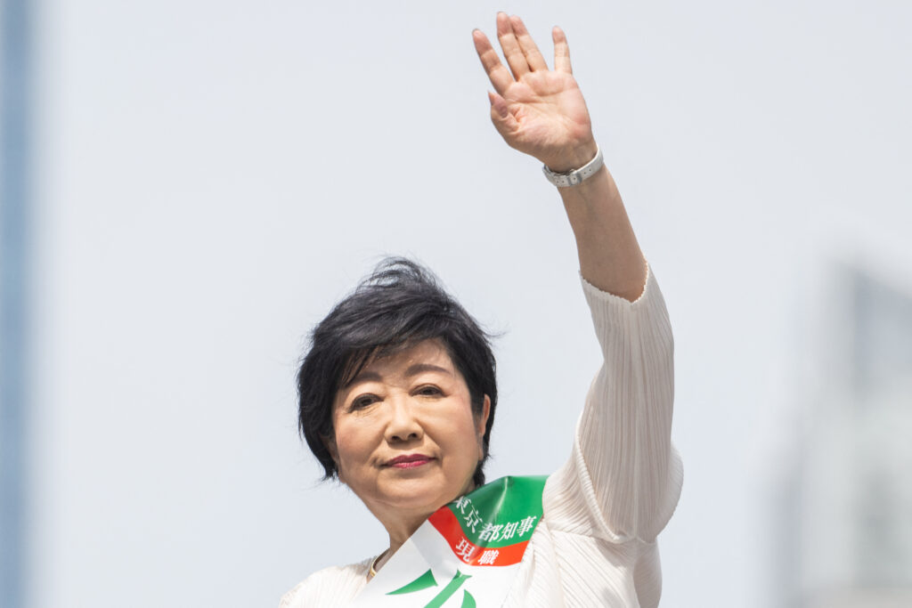 Koike got hurt when she threw the ceremonial pitch to start the game of the Hanshin Tigers and the Tokyo Yakult Swallows on Tuesday night at Meiji Jingu Stadium in the capital's Shinjuku Ward. (AFP)