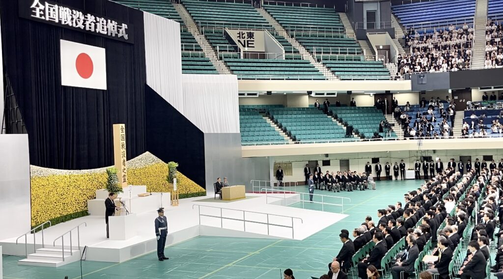 Emperor Naruhito and Prime Minister KISHIDA Fumio led the prayers for the 3 million who lost their lives in the Second World War. (ANJ)