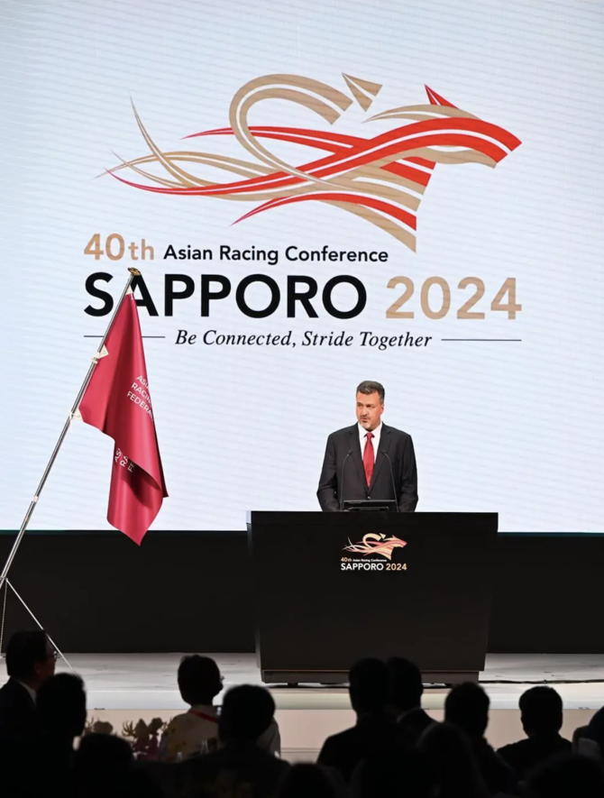 The Jockey Club of Saudi Arabia received the flag from the Japan Racing Association during the 40th conference, which is being held in Sapporo until Sunday. (SPA)