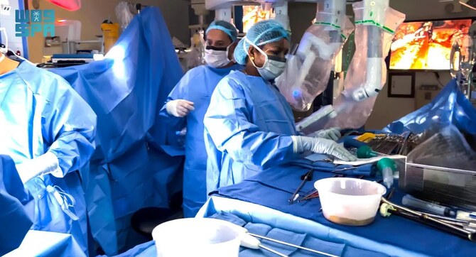 Saudi hospital conducts world's first fully robotic heart transplant. (SPA)