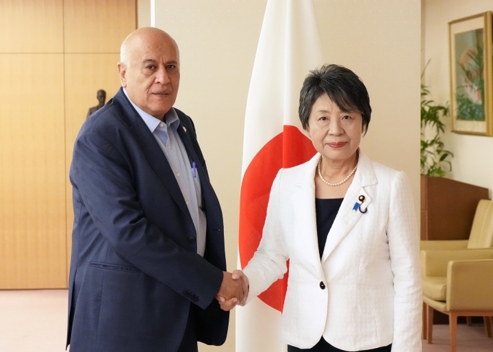 Kamikawa confirmed Japan's position of supporting a two-state solution for Palestine. (MOFA)