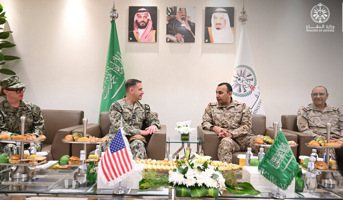 Lieutenant General Fahad bin Hamad Al Salman, Saudi Arabia’s Joint Forces chief, receives at his office Vice Admiral Charles Bradford Cooper II, deputy chief of the US Central Command. (X: @modgovksa)