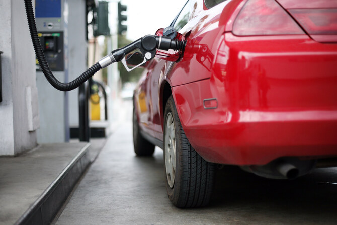Brent crude futures fell $1.31, or 1.6 percent, to $79.62 per barrel at around 9:00 a.m. Saudi time. Shutterstock