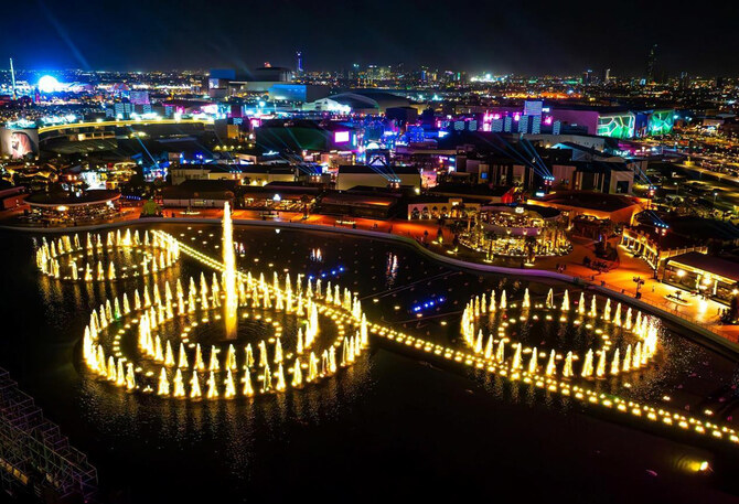 With 22 zones representing various cultures worldwide, it boasts 300 restaurants and cafes and more than 890 shops. (SPA)
