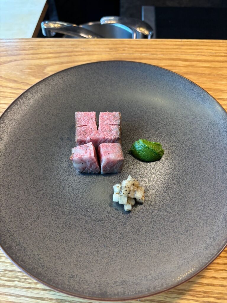 The three brought together the finesse of French gastronomy with the precision and depth of Japanese culinary traditions. (ANJ)