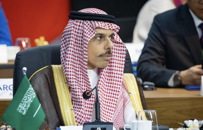 Saudi Foreign Minister Prince Faisal bin Farhan led the Kingdom’s delegation at the first session of the Group of 20 Summit in Rio de Janeiro, which opened on Monday. (SPA)