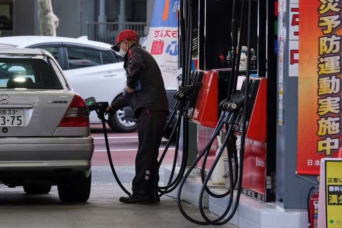 During October, Japan imported 66.53 million oil barrels, of which the Arab share was 97.8 percent or 65.06 million barrels. (AFP)