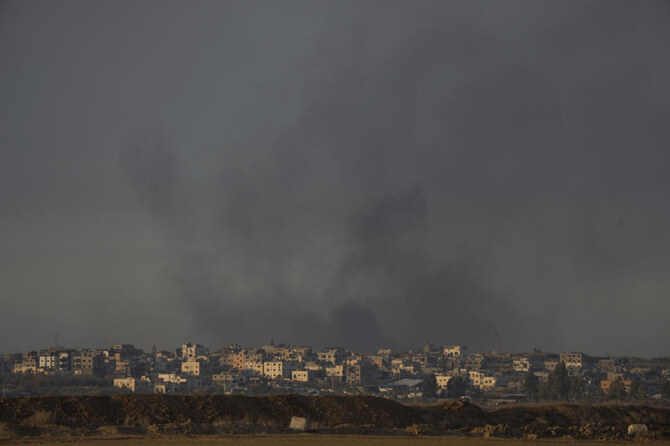 Smoke rises following an explosion in the Gaza Strip as seen from southern Israel, Dec. 5, 2024. . (AP)