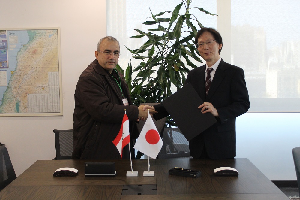 Ambassador MAGOSHI Masayuki signed a grant contract with Father Michel Abboud, President of Caritas Lebanon.