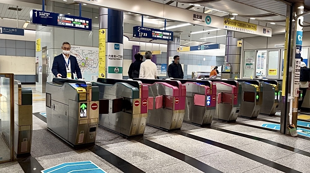 With nearly 20 million foreign tourists visiting Tokyo annually, this system makes it easier for all nationals to enjoy the Toei subway.  (ANJ)