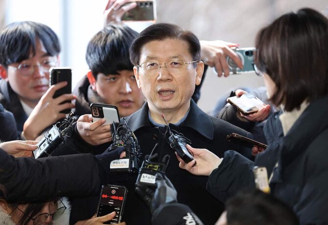 Head of the Presidential Security Service Park Chong-jun said that there must be no bloodshed if investigators try again to execute an arrest warrant for impeached President Yoon Suk Yeol over his failed martial law bid. (Yonhap/AFP)