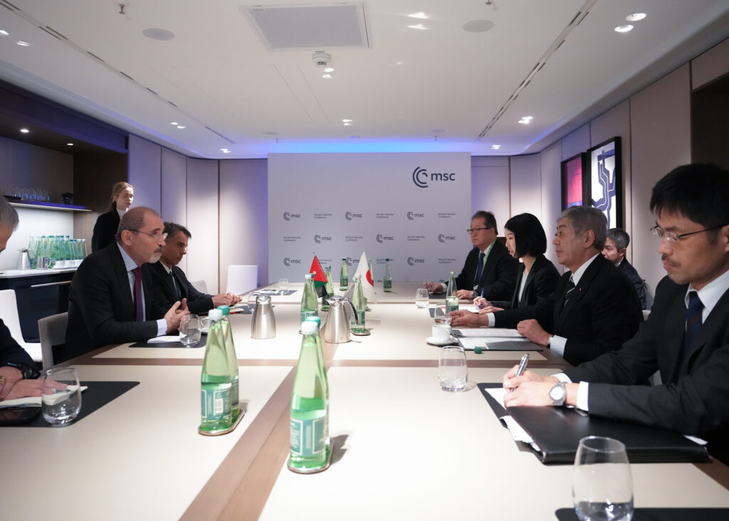 In a meeting held during their visit to Germany’s Munich Security Conference on Saturday, the two officials discussed the urgent humanitarian aid that the Gaza Strip requires. (MOFA)