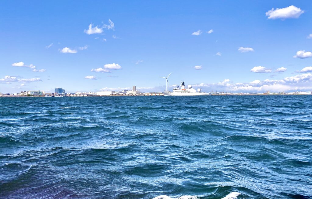 Miyaji noted that Japan, with over 14,000 islands and 34,000 km of coastline, is a major maritime nation and shares its knowledge and skills with other nations to help conserve the marine environment and live alongside the oceans in a sustainable way. (ANJ)