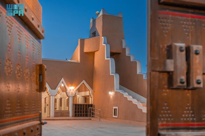 Saudi craftsmen revive a centuries-old landmark using traditional techniques in crown prince’s nationwide initiative. (SPA)