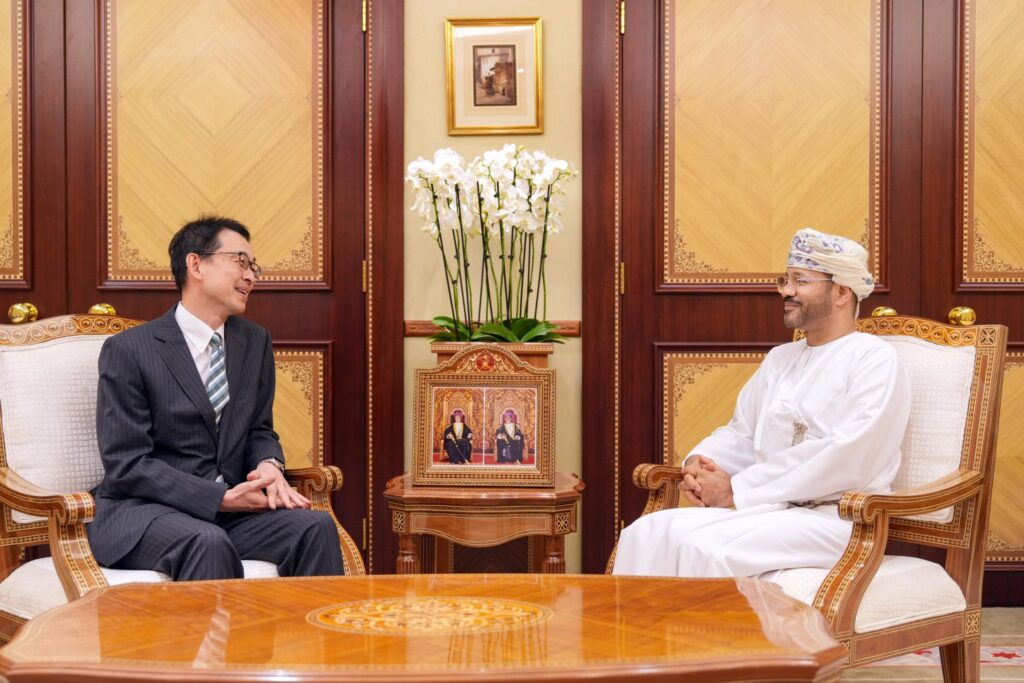 On March 12, Omani Foreign Minister Badr bin Hamad Al Busaidi received Serizawa’s credentials. (X/@japanembassyOMN)