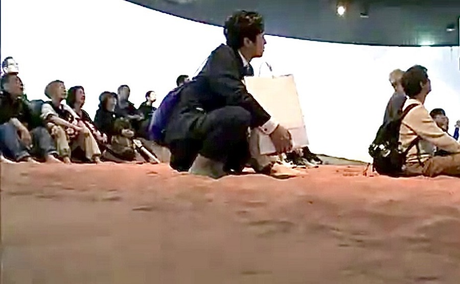 On the other hand, the Kingdom of Jordan has recreated a desert at its pavilion, offering visitors a glimpse into its rich cultural heritage. (NHK)