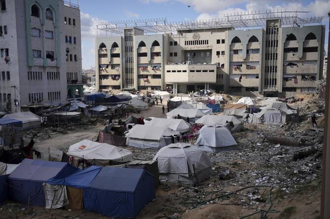 Tents for displaced Palestinians are set up at the Islamic University of Gaza compound amid the ongoing conflict in Gaza, Saturday, April 5, 2025. (AP)