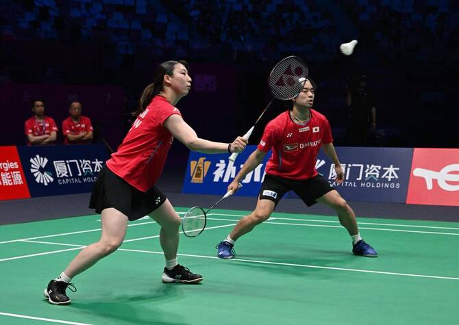 Japan took three hours to defeat Taiwan 3-0. Hiroki Midorikawa and Arisa Igarashi breezed past Ye Hong Wei and Hu Ling Fang 21-18 21-18 in mixed doubles. (AFP)
