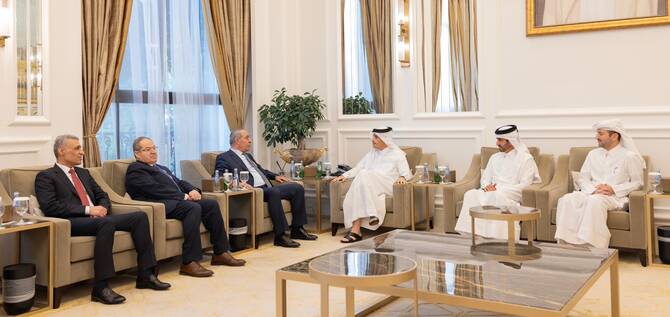 Hussein Al-Sheikh, the vice president of Palestine, and Qatar’s Prime Minister and Foreign Minister Sheikh Mohammed bin Abdulrahman bin Jassim Al-Thani, in Doha. (QNA)