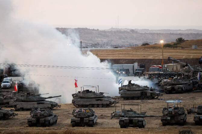 Israeli military tanks at Gaza border. (Reuters)