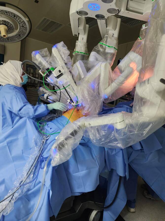 King Abdullah Medical City in Makkah has successfully performed the first precise robotic thoracic surgery using the da Vinci Xi system. (Supplied/KAMC)