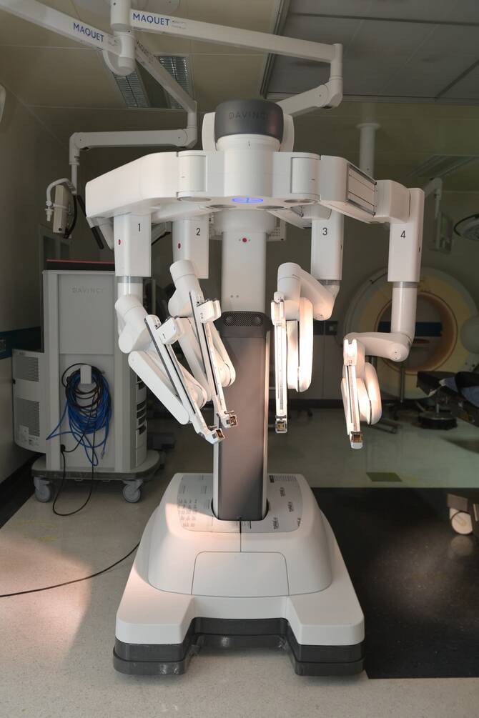 King Abdullah Medical City in Makkah has successfully performed the first precise robotic thoracic surgery using the da Vinci Xi system. (Supplied/KAMC)