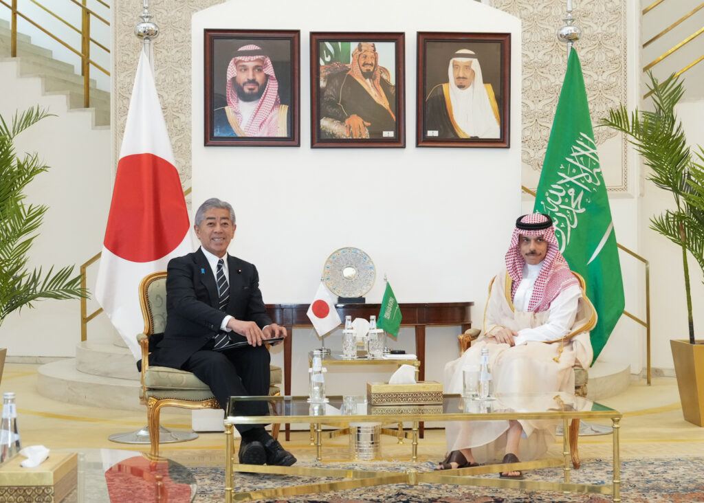 Japan's Foreign Minister IWAYA Takeshi and Saudi Foreign Minister Prince Faisal bin Farhan on May 1, 2025. (MOFA)
