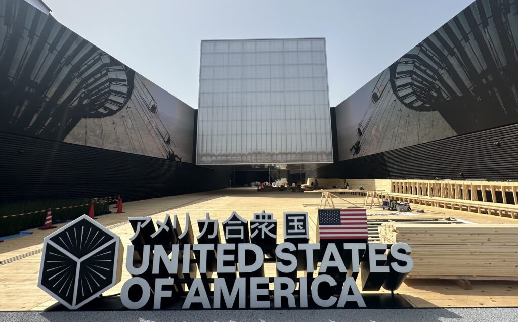 The controversy over the actual visitor numbers at the Expo continues to spark interest. (ANJ)