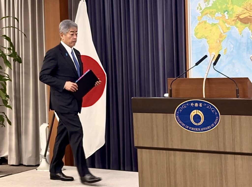 “I'm aware of what (American) President Donald Trump said when he announced the lifting of sanctions on Syria,” Foreign Minister IWAYA Takeshi said at a press conference on Friday in reply to a question from Arab News Japan. (ANJ)
