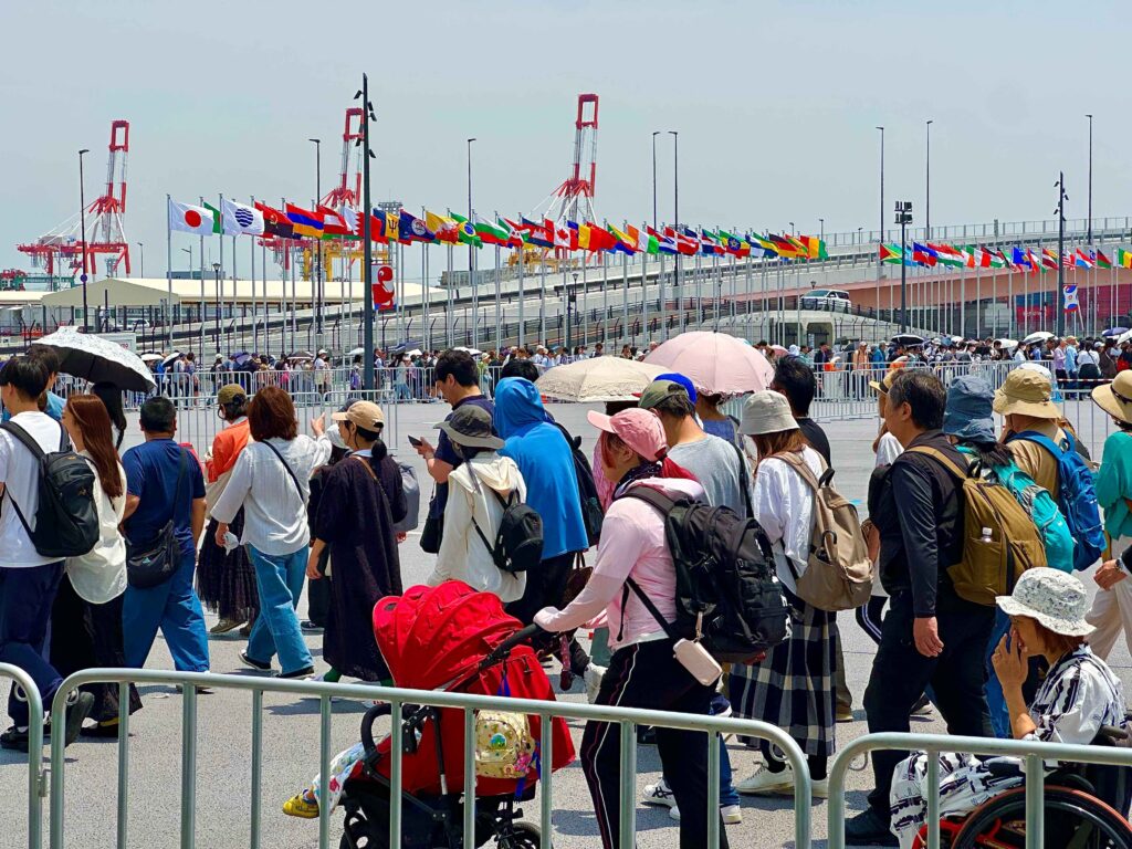 The Saudi and American pavilions have been among the most popular, often with lines stretching for an hour or more. (ANJ)