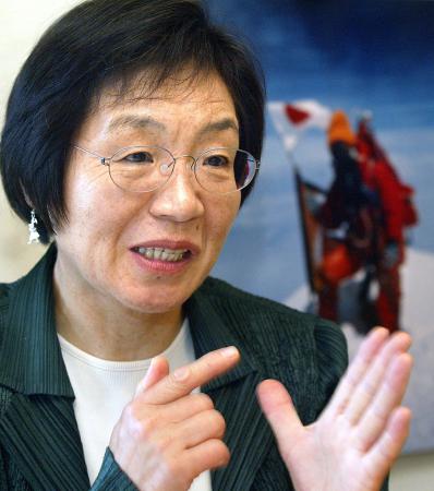 Japanese Junko Tabei, the first woman in the world to reach the summit of Mount Everest on 16 May 1975, speaks during an interview with Agence France-Presse in Tokyo, 16 May 2003. (AFP file)