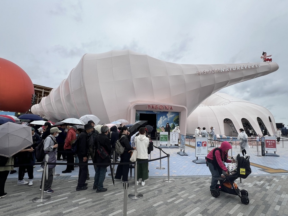 Despite the concerns raised over these insects, 80 percent of surveys conducted on visitors have said they were satisfied with their experience. The number of visitors to date exceeds 3 million. (ANJ)