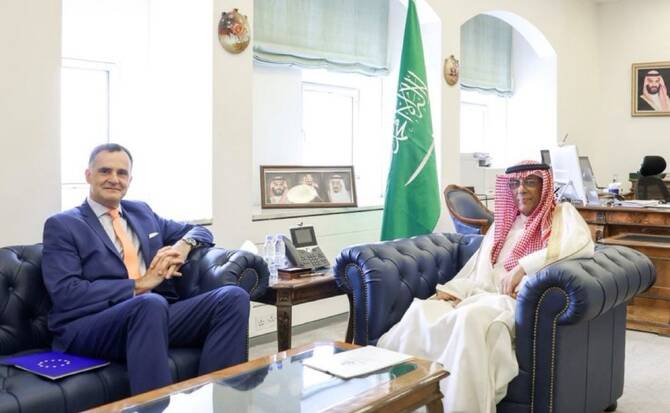 Christophe Farnaud meets with Deputy Minister for International Multilateral Affairs Dr. Abdulrahman Al-Rassi. (X/@EUAmbGCC)
