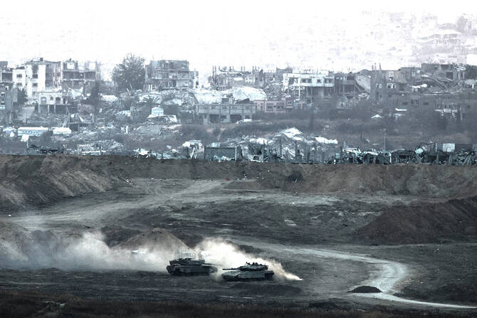 Israeli tanks operate in the Israel-Gaza border, as seen from Israel on May 3, 2025. (REUTER)