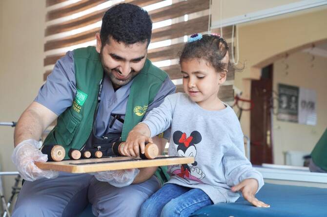 Supported by KSrelief, the Prosthetics Center in Hatay, Turkiye, provides services to beneficiaries with limb loss. (SPA)