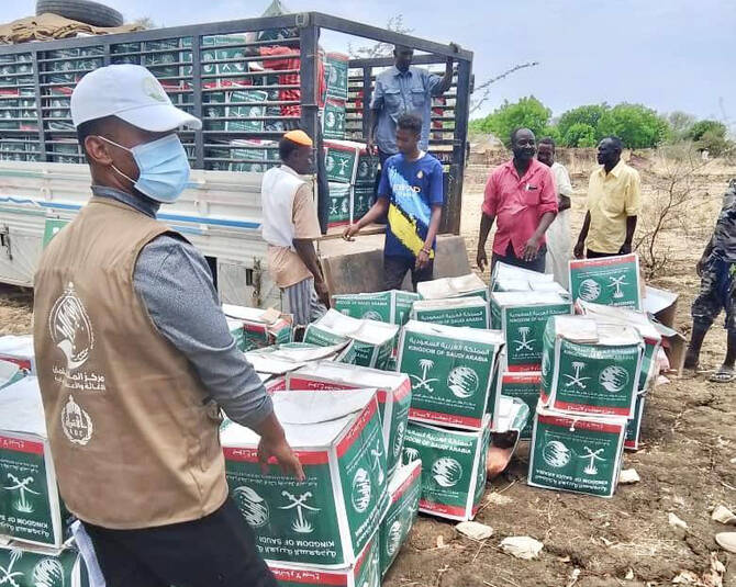 KSrelief distributed 825 food parcels in Blue Nile State in Sudan. (SPA)