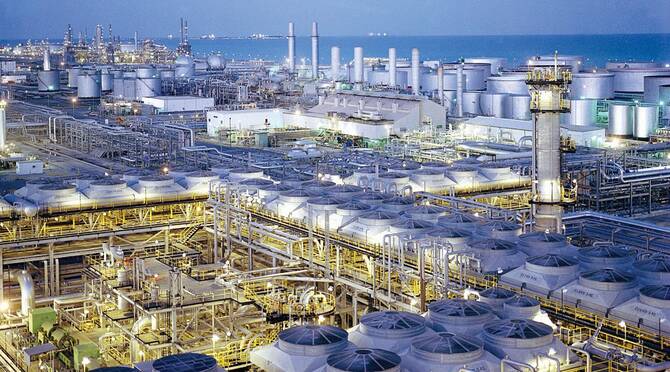 The state-owned oil giant cut the price of its benchmark Arab Light crude by $0.20, setting it at $1.20 per barrel above the average of Oman and Dubai crude prices.