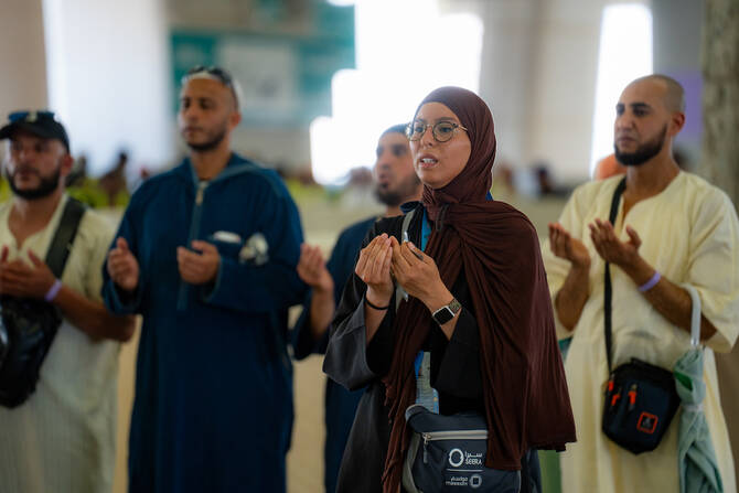 Hajj pilgrims on Saturday continued the ritual stoning of the devil, casting pebbles at the Jamarat, three stone pillars in Mina, on the second day of Tashreeq. (AN Photo/Abdulrahman Shalhoub)