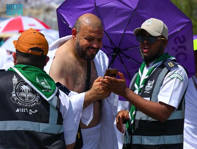 Volunteers exemplify generosity and support various sectors serving pilgrims, while also developing their skills and capabilities. (SPA)