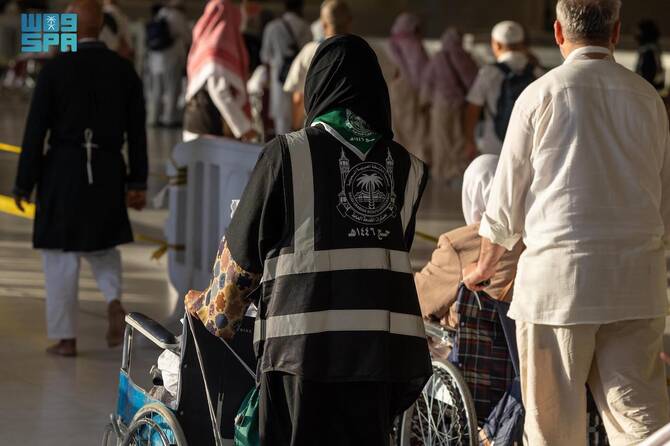 As Hajj concludes, pilgrims commonly engage in the cherished custom of purchasing gifts. (SPA)