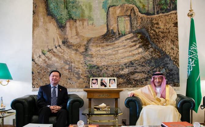 Elkhereiji held talks with Chinese Ambassador to Saudi Arabia Chang Hua in Riyadh. (SPA)