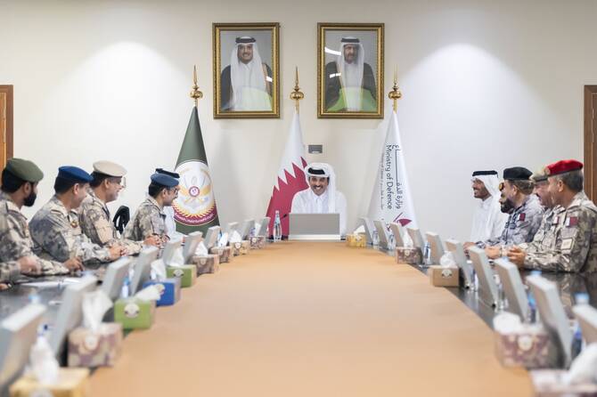 Qatari Emir Sheikh Tamim bin Hamad Al-Thani visited the armed forces' Joint Operations Command. (QNA)