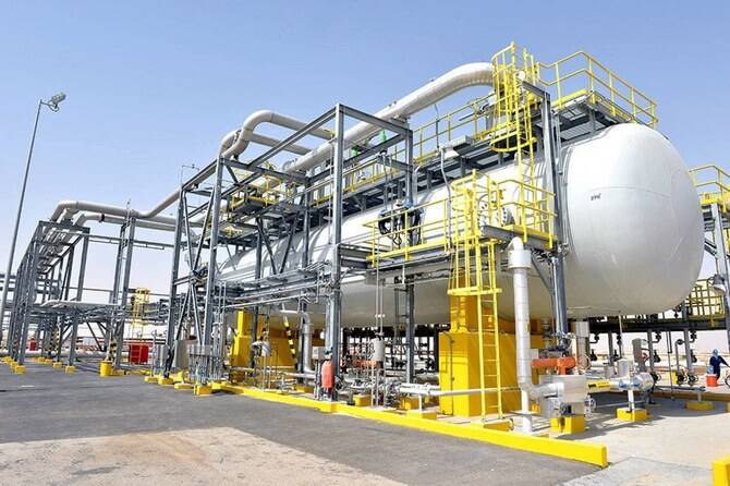 Propane and butane, classified as liquefied petroleum gases, are essential fuels for heating, transport, and petrochemical production.