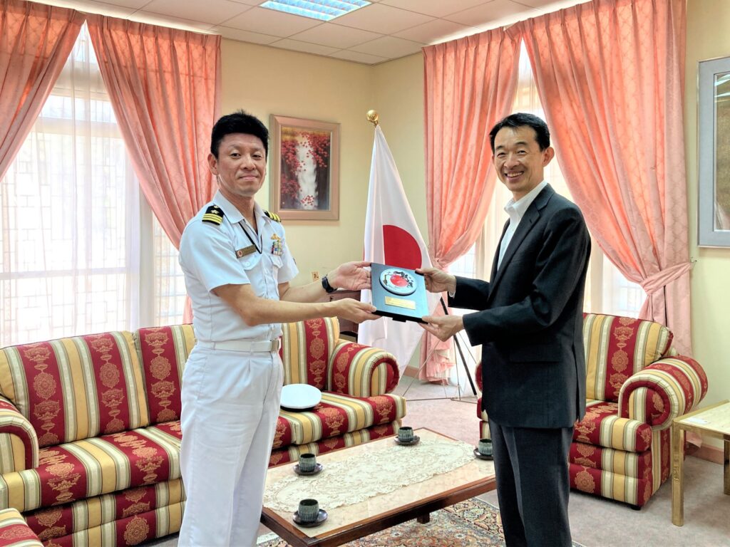 The ambassador wished both commanders safe and successful journeys in their upcoming missions. (Embassy of Japan in Oman)